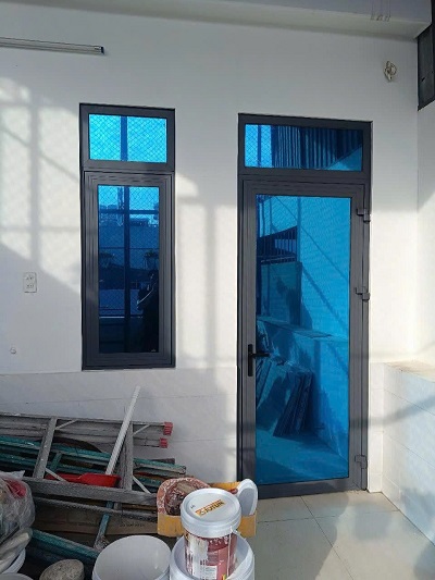 Dán kính chống nhìn trộm 10