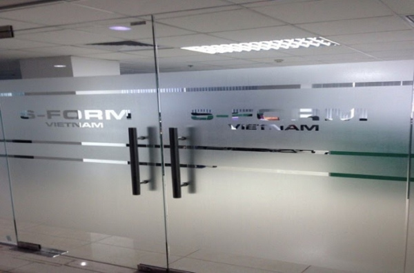 Giấy decal dán kính cửa ra vào đẹp giá rẻ TPHCM 2