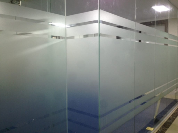 Giấy decal dán kính cửa ra vào đẹp giá rẻ TPHCM 4