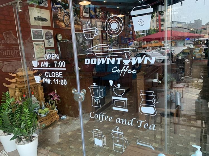 Decal dán kính quán cafe 7