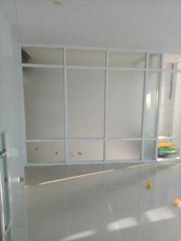 Dán decal kính mờ văn phòng Quận 4 3