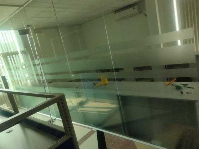 Dán decal kính mờ văn phòng Quận Gò Vấp 7