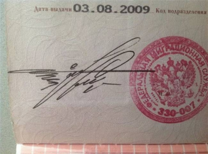 Những chữ ký bá đạo không ai dám ký giả 8