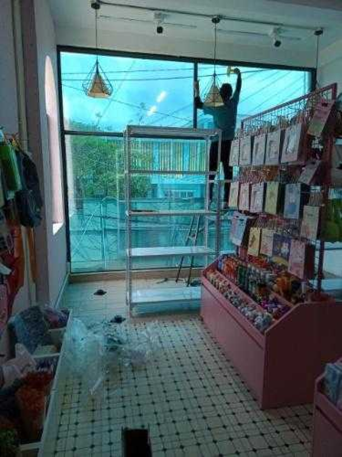 Dán decal kính mờ văn phòng Quận 9 9
