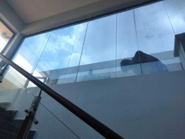 Dán decal kính mờ văn phòng Quận 3 3