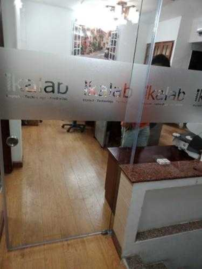 Dán decal kính mờ văn phòng Quận Bình Tân 4