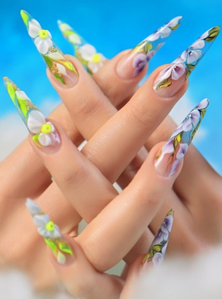Decal dán kính tiệm nail 8