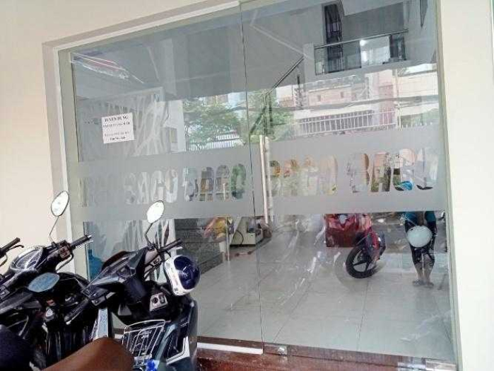 Dán decal kính mờ văn phòng Quận 10 6