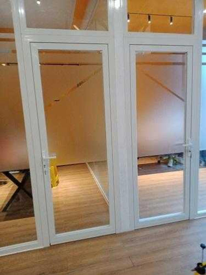 Dán decal kính mờ văn phòng Quận 12 9