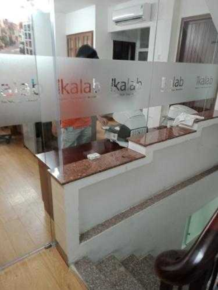 Dán decal kính mờ văn phòng Quận 12 6