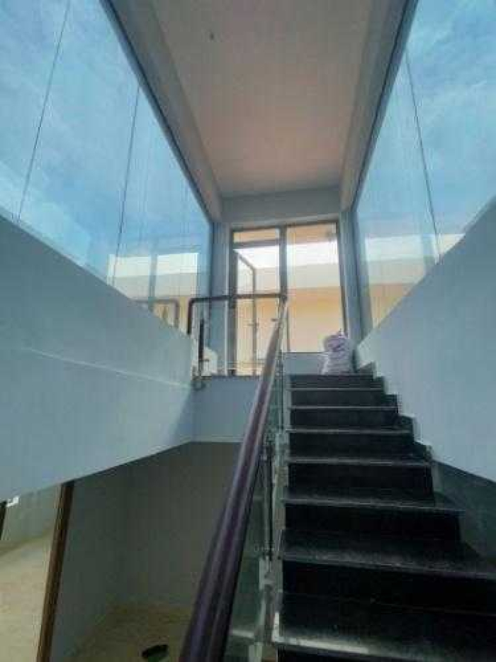 Dán decal kính mờ văn phòng Quận Tân Phú 5