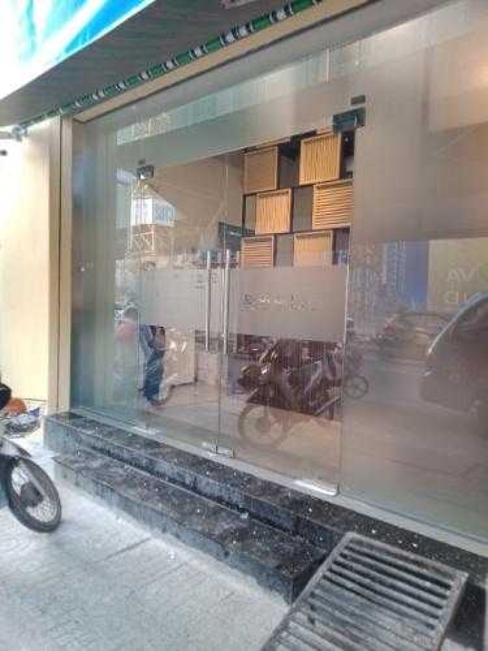 Dán decal kính mờ văn phòng Quận 2 8