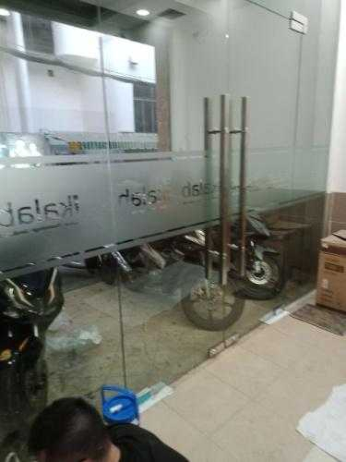 Dán decal kính mờ văn phòng Quận Bình Thạnh 10