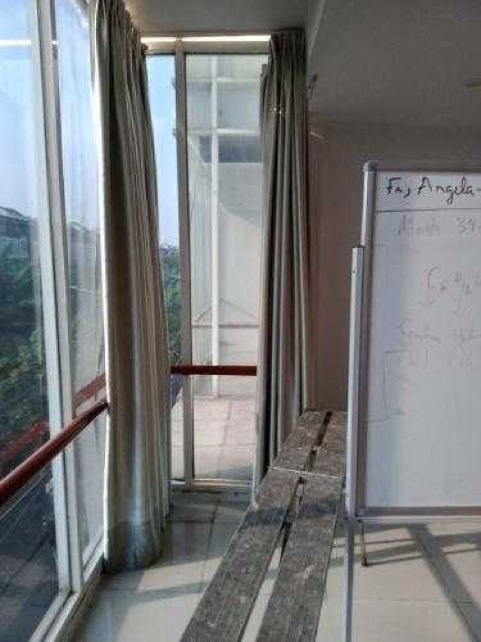 Dán decal kính mờ văn phòng Quận Tân Bình 5