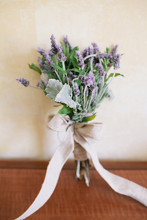 Bó hoa cưới đẹp mê hồn bằng Hoa Lavender 3