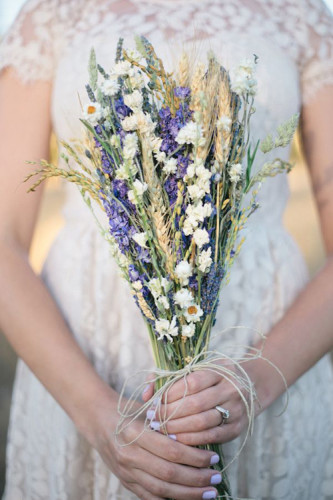 Bó hoa cưới đẹp mê hồn bằng Hoa Lavender 1