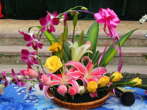 Cách cắm hoa tặng thầy cô ngày 20/11 mà bạn không thể bỏ qua