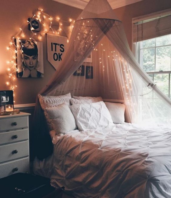 Phòng ngủ đẹp lãng mạn như resort bằng đèn Led