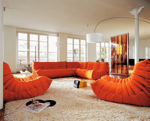 Trang trí phòng khách với những chiếc ghế sofa Togo