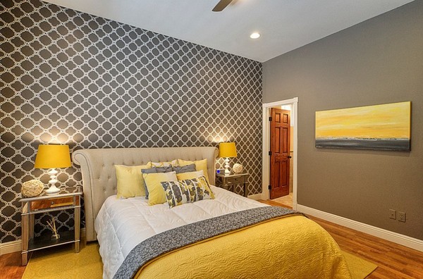 Trang trí phòng ngủ với gam màu xám sang trong và vàng thanh lịch