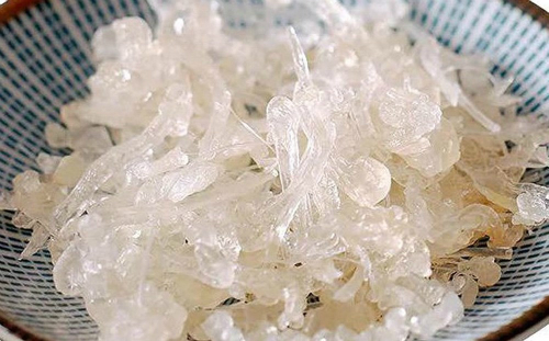 Tuyết Yến thực chất chỉ là tên gọi khác của Mủ Trôm